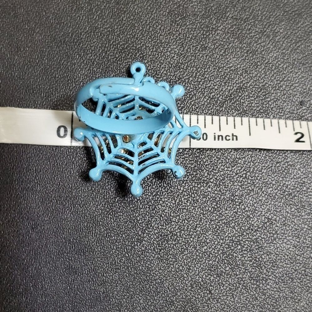 Fun blue spiderweb ring - Picture 6 of 7